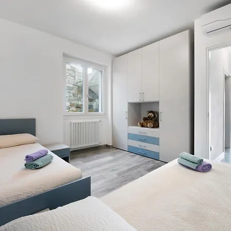 Apartment Casa Andrea Gera Lario