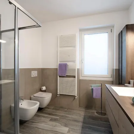 Apartment Casa Andrea Gera Lario
